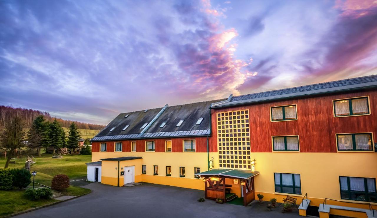 Ferienhotel Goldhuebel Neuhausen  Extérieur photo