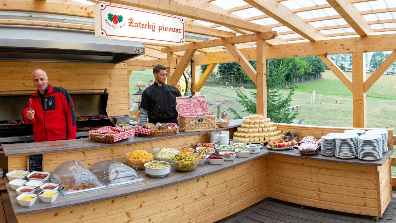 Ferienhotel Goldhuebel Neuhausen  Extérieur photo
