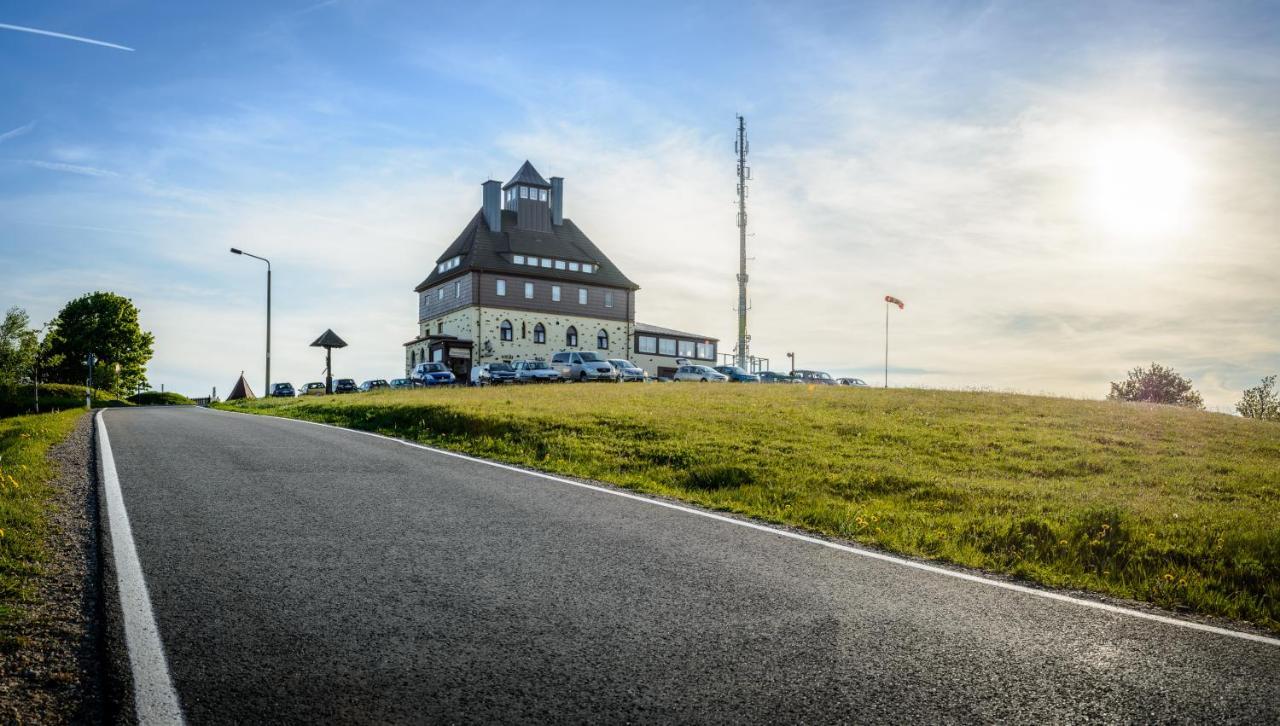 Ferienhotel Goldhuebel Neuhausen  Extérieur photo