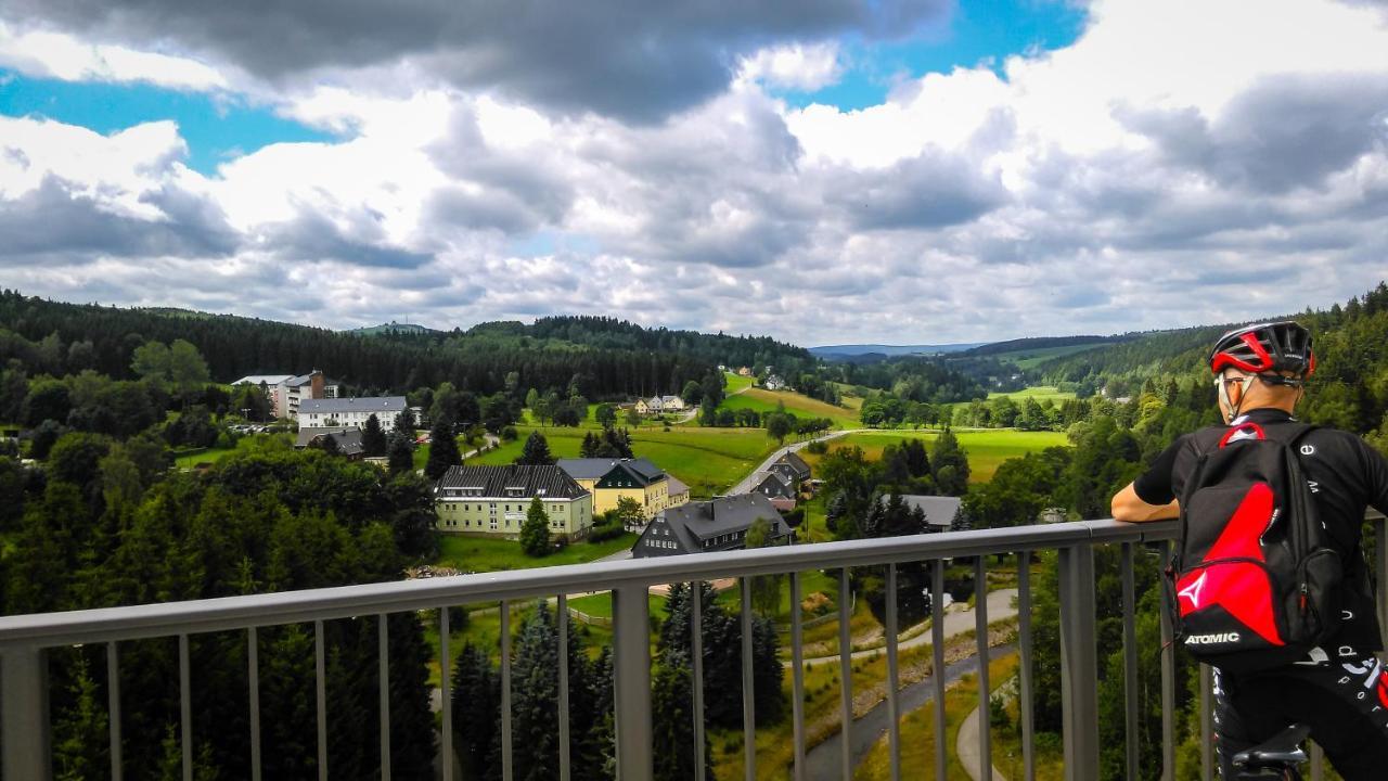 Ferienhotel Goldhuebel Neuhausen  Extérieur photo