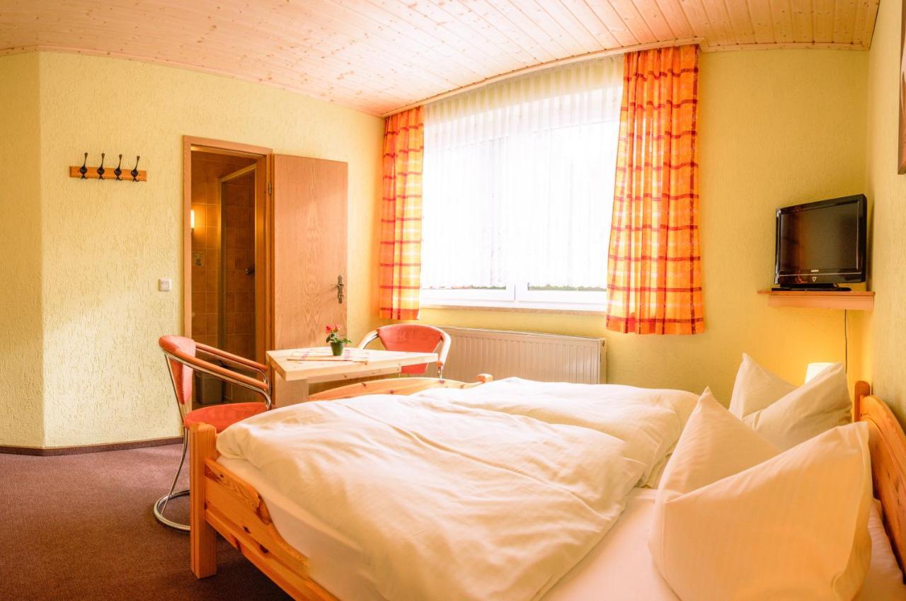 Ferienhotel Goldhuebel Neuhausen  Extérieur photo