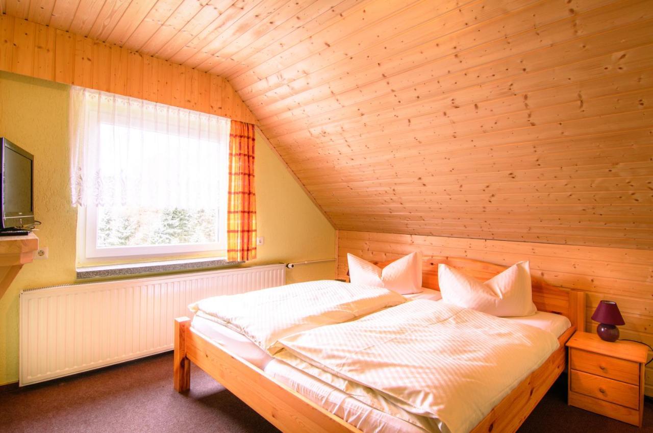Ferienhotel Goldhuebel Neuhausen  Extérieur photo