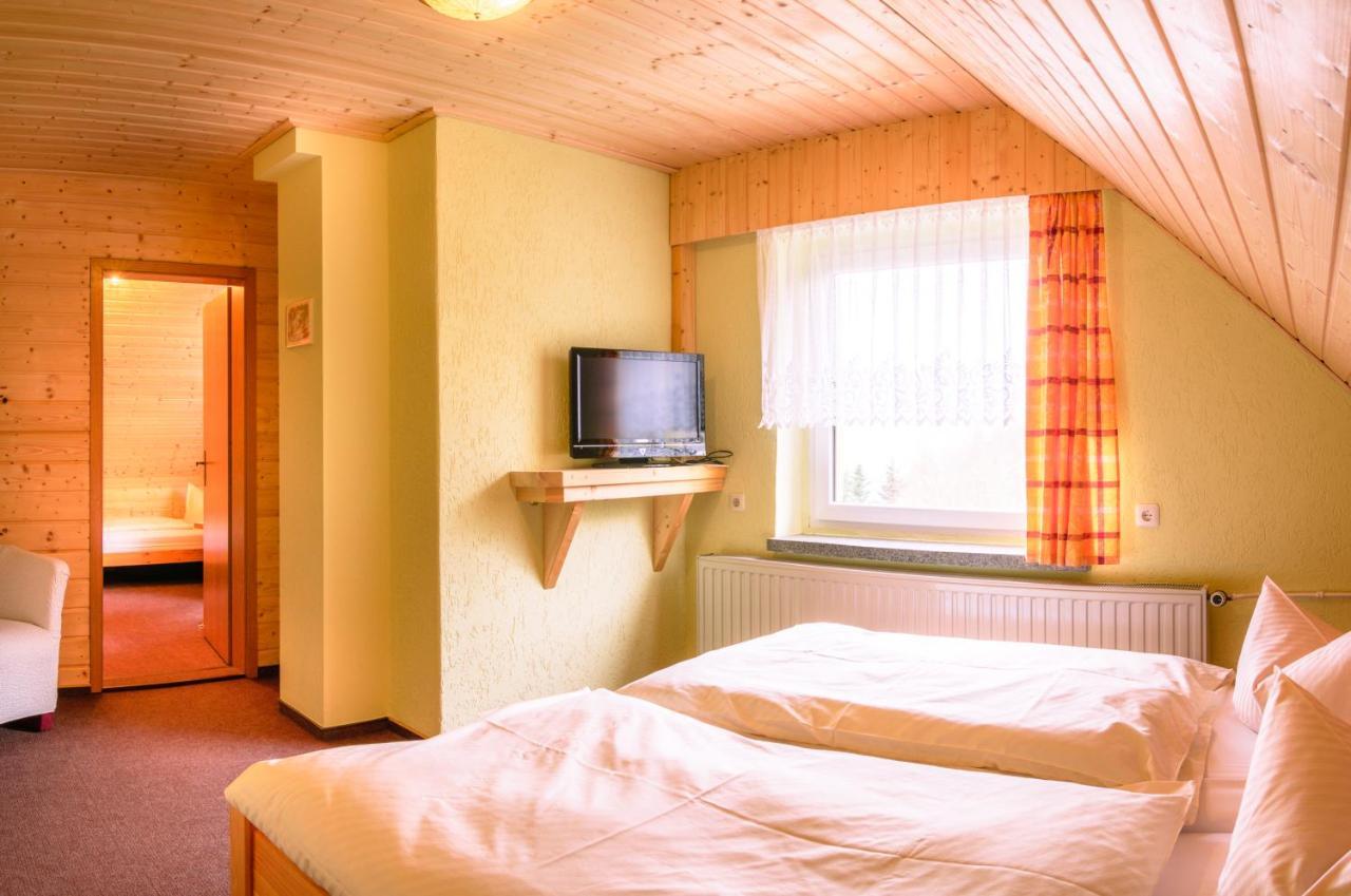 Ferienhotel Goldhuebel Neuhausen  Extérieur photo