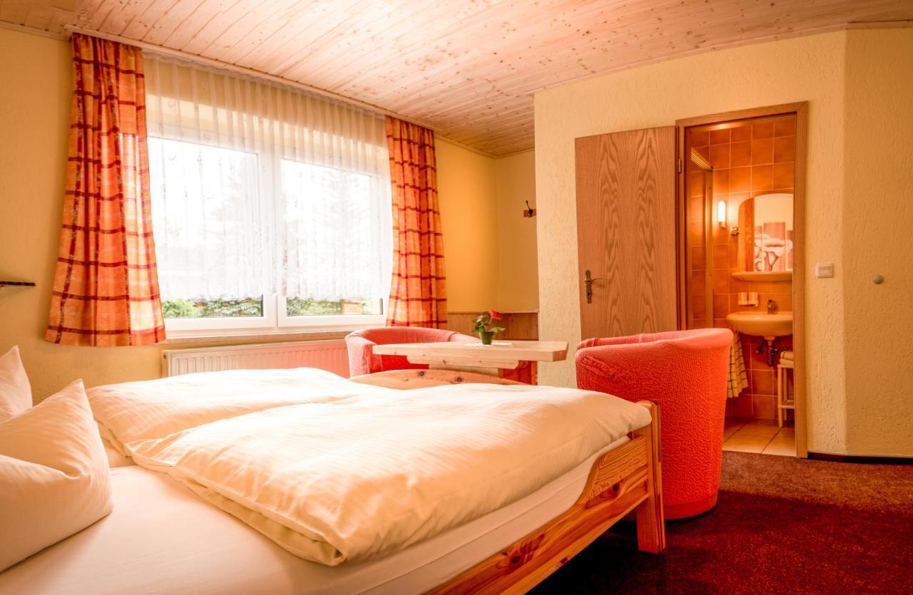 Ferienhotel Goldhuebel Neuhausen  Extérieur photo